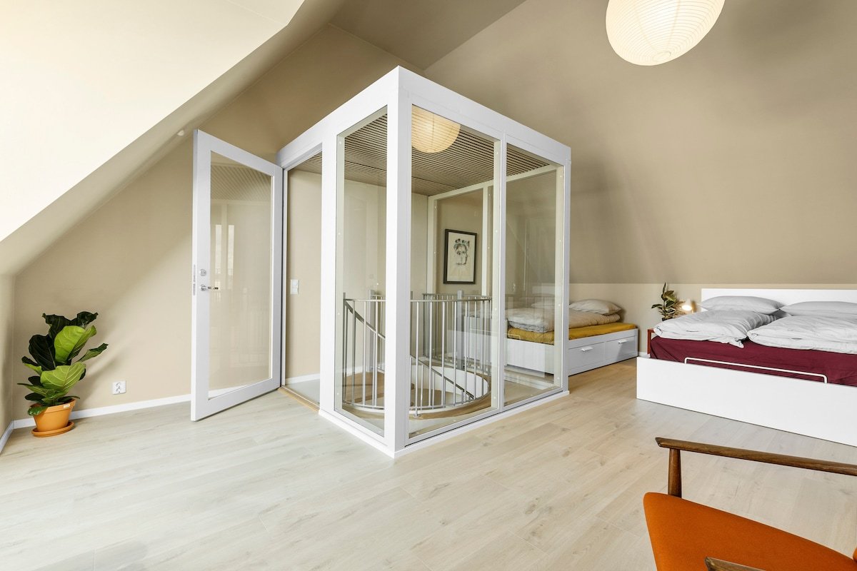 2BR City Center Apt: Opera + Munch + Royal Views gallery image 5