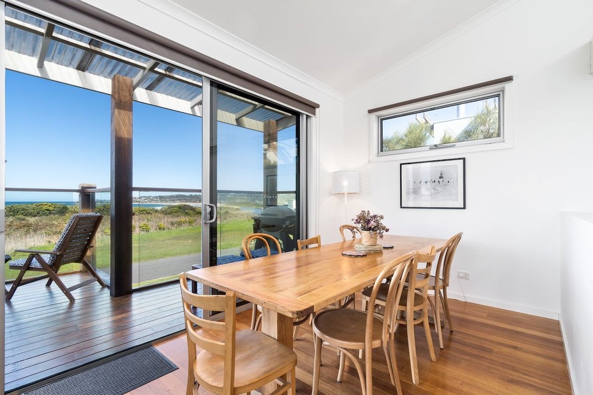 Anchorage – Ocean Side Home *Under New Management* gallery image 5