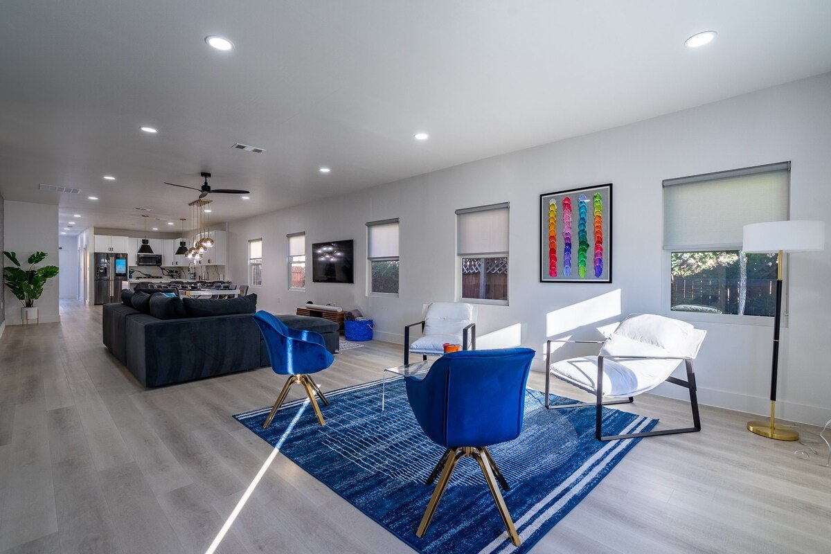 *Craftsman’s Paradise – 12 Guest Gorgeous Home* gallery image 5