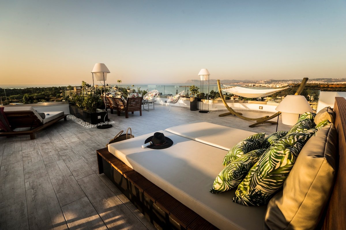 The Hill House | Seaview Luxury Villa gallery image 2