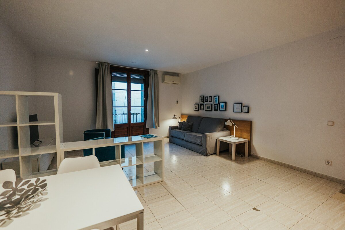 Very spacious apartment in the center gallery image 3
