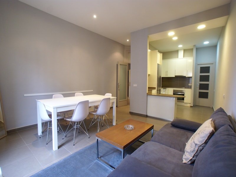 Apart. Familiar en Bcn Centro para 10 personas. gallery image 4