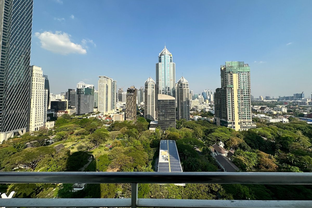 WoW! Double Corner 3 Bed, near Skytrain, Pool, Gym gallery image 4