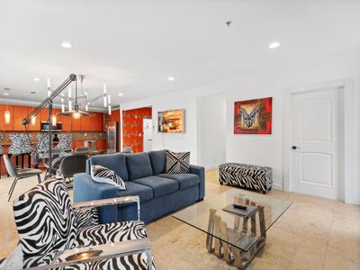 Sea Ray Jr. Penthouse – 301PH