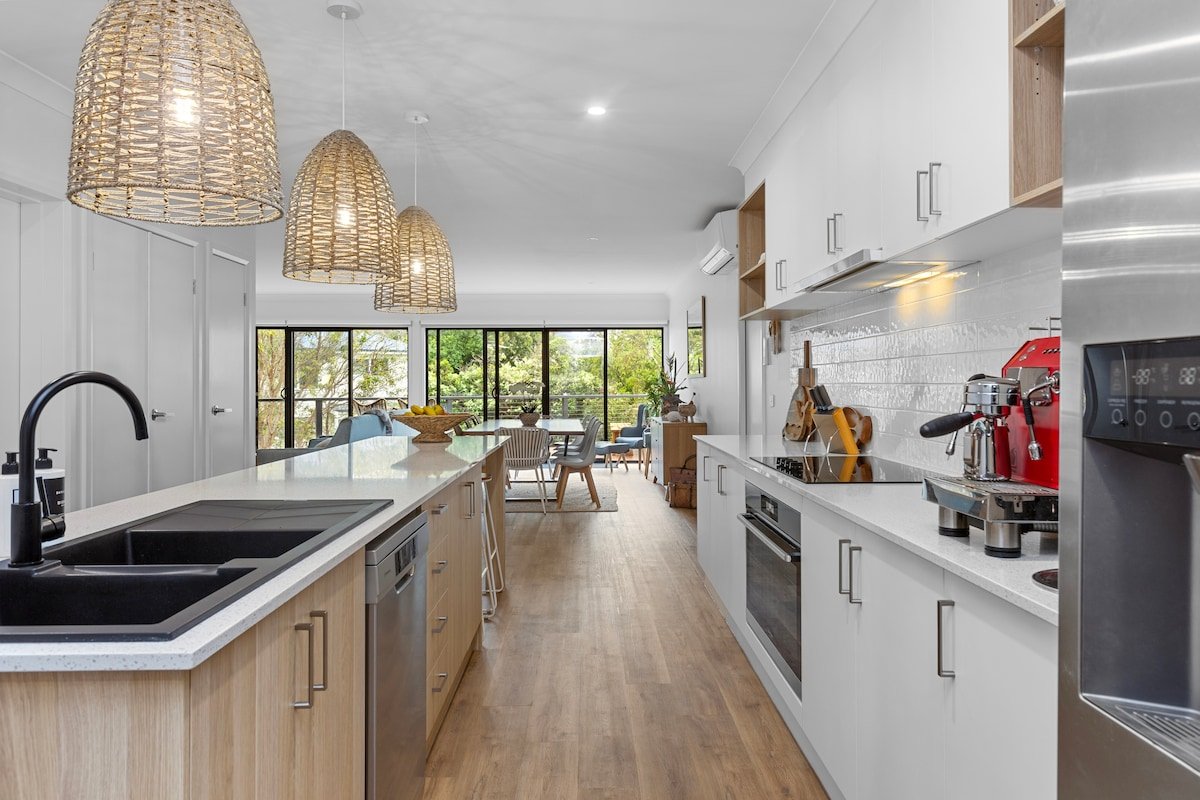 The Whale Pod – Serene Family Retreat gallery image 3