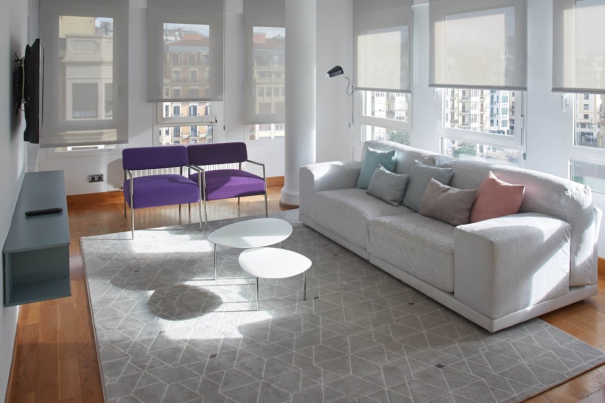 LUXURIOUS and ECLECTIC APARTMENT in Zurriola Beach gallery image 3