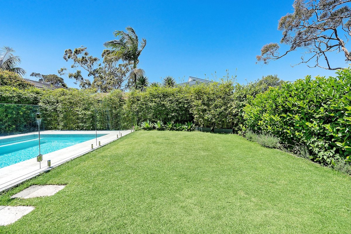 Villa Royale with Pool gallery image 4