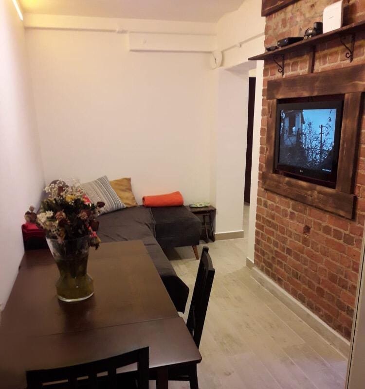 Stylish apartment, 100meters to Taksim square. gallery image 2