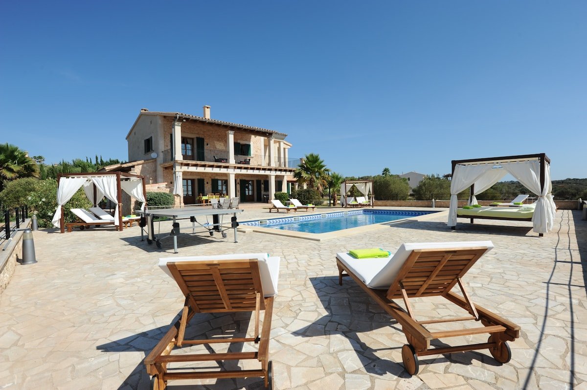 Villa de lujo con piscina, BBQ, pista de tenis,Gym gallery image 3