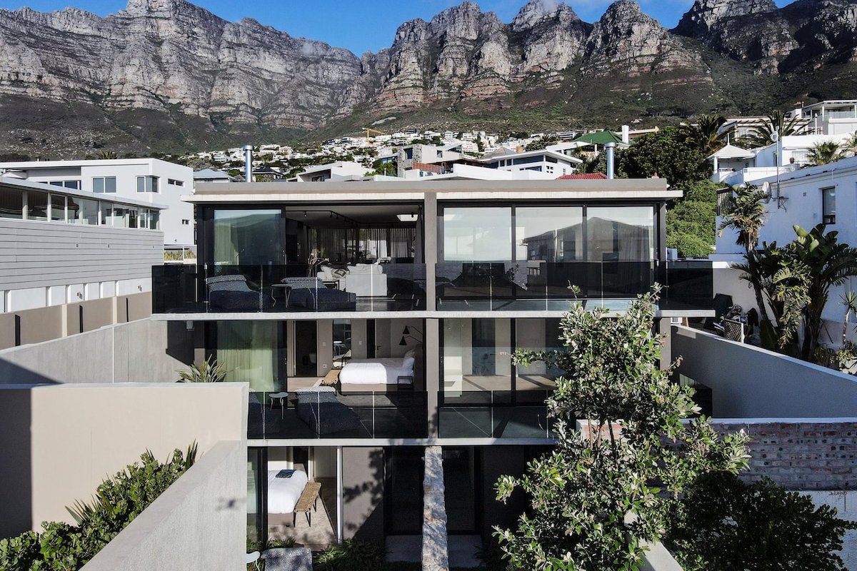 Villa Pietra Camps Bay – Pool | 2 mins from beach gallery image 4