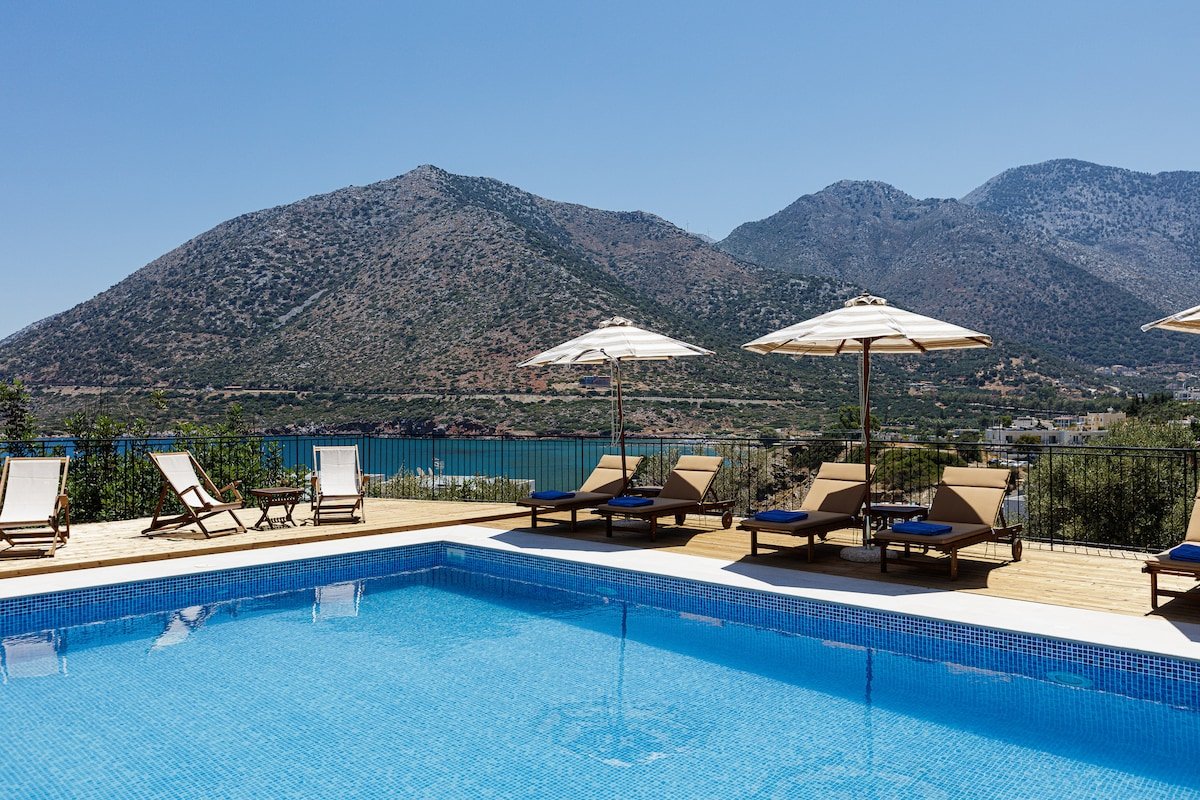 The White House of Bali, panoramic seaview villa gallery image 3