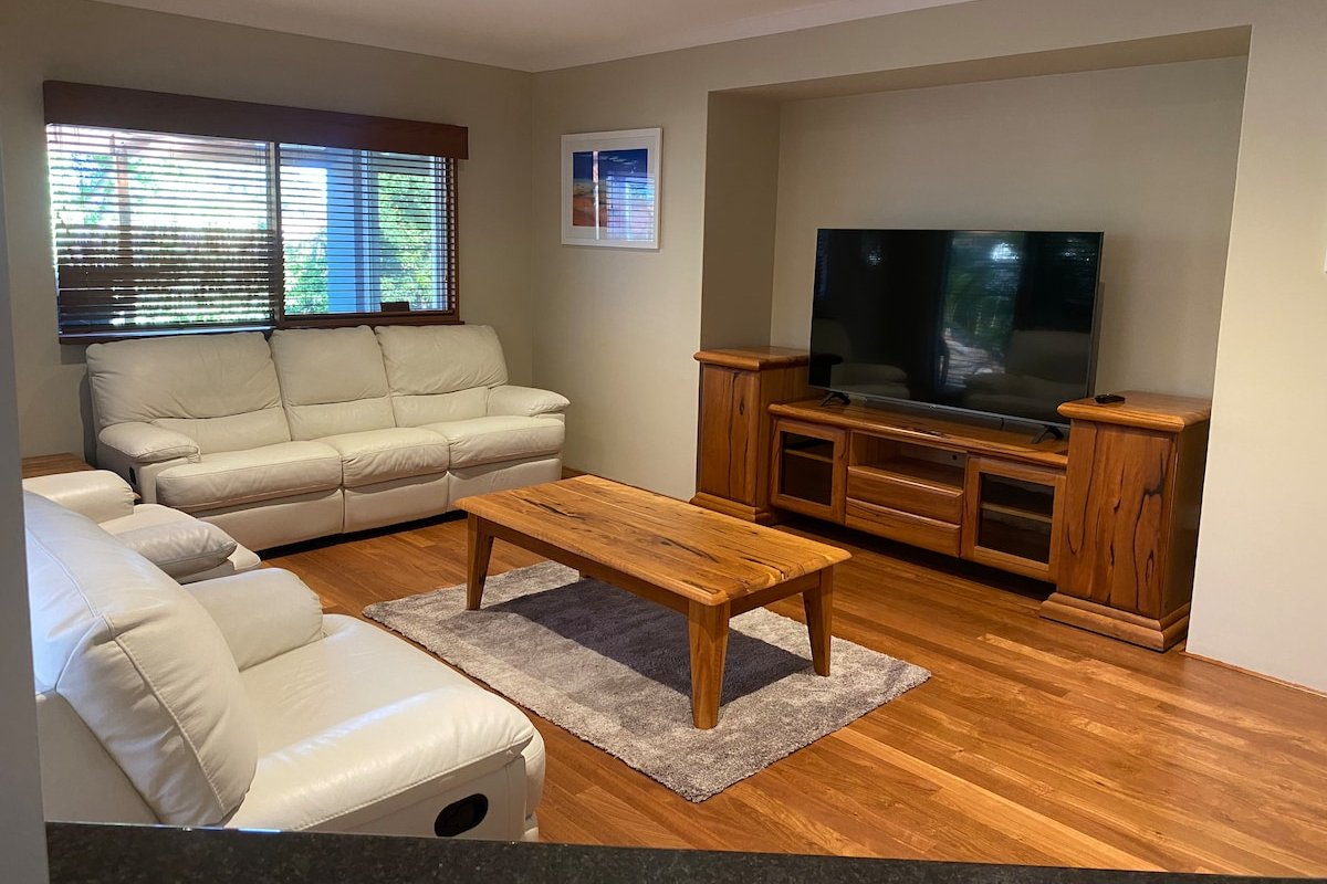 Carina House Halls Head gallery image 3