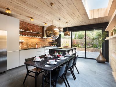 LUXURY BOUTIQUE RESIDENCE – New Listing