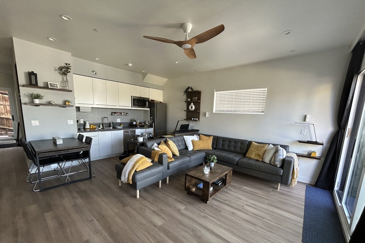 Modern Beach House gallery image 4