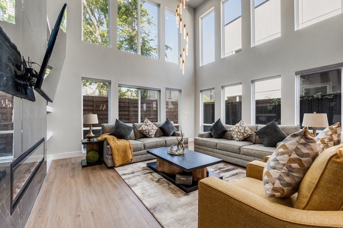 Luxurious Newly Built 5BR 5BA | Rooftop W/ Grill gallery image 5