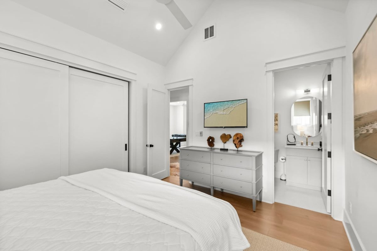 Elegance on Eastern Lake by Stay on 30a gallery image 4