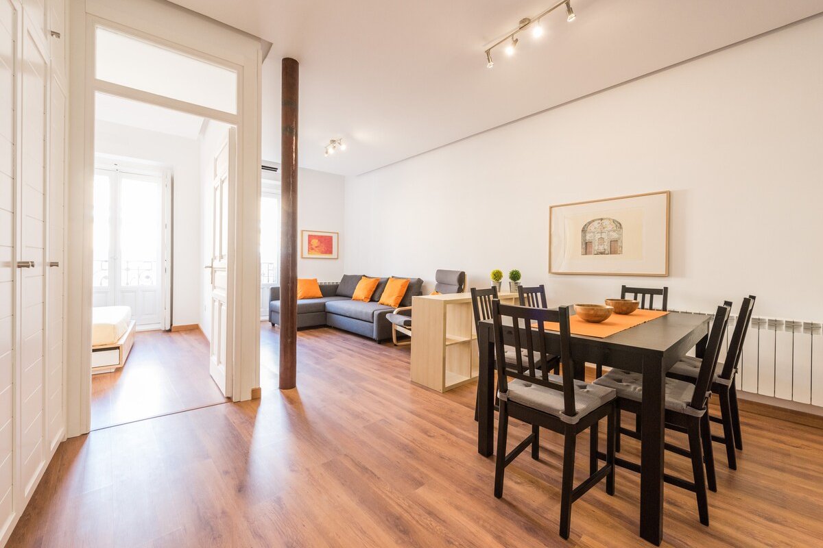 La Latina. Plaza Mayor. Céntrico y tranquilo. gallery image 3