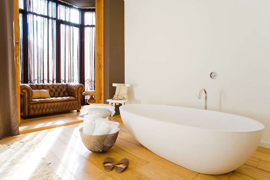 Deluxe 2 Bed, 3 Bath Apt + Terrace gallery image 2