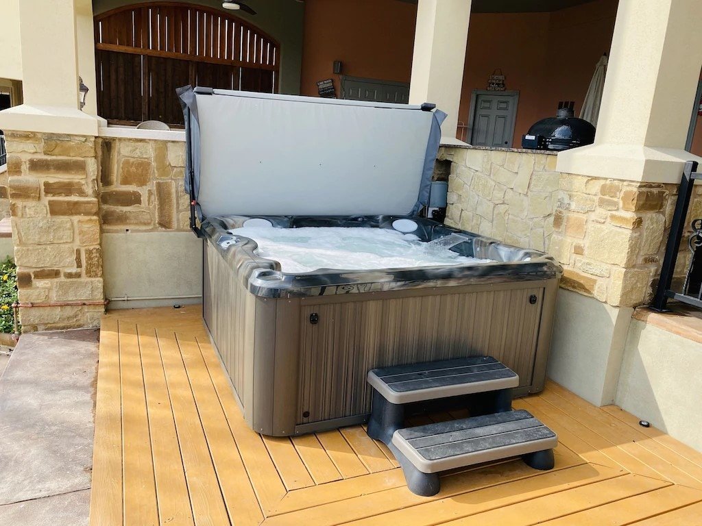 Luxury RESORT Style Home on Lake Travis with Pool gallery image 3