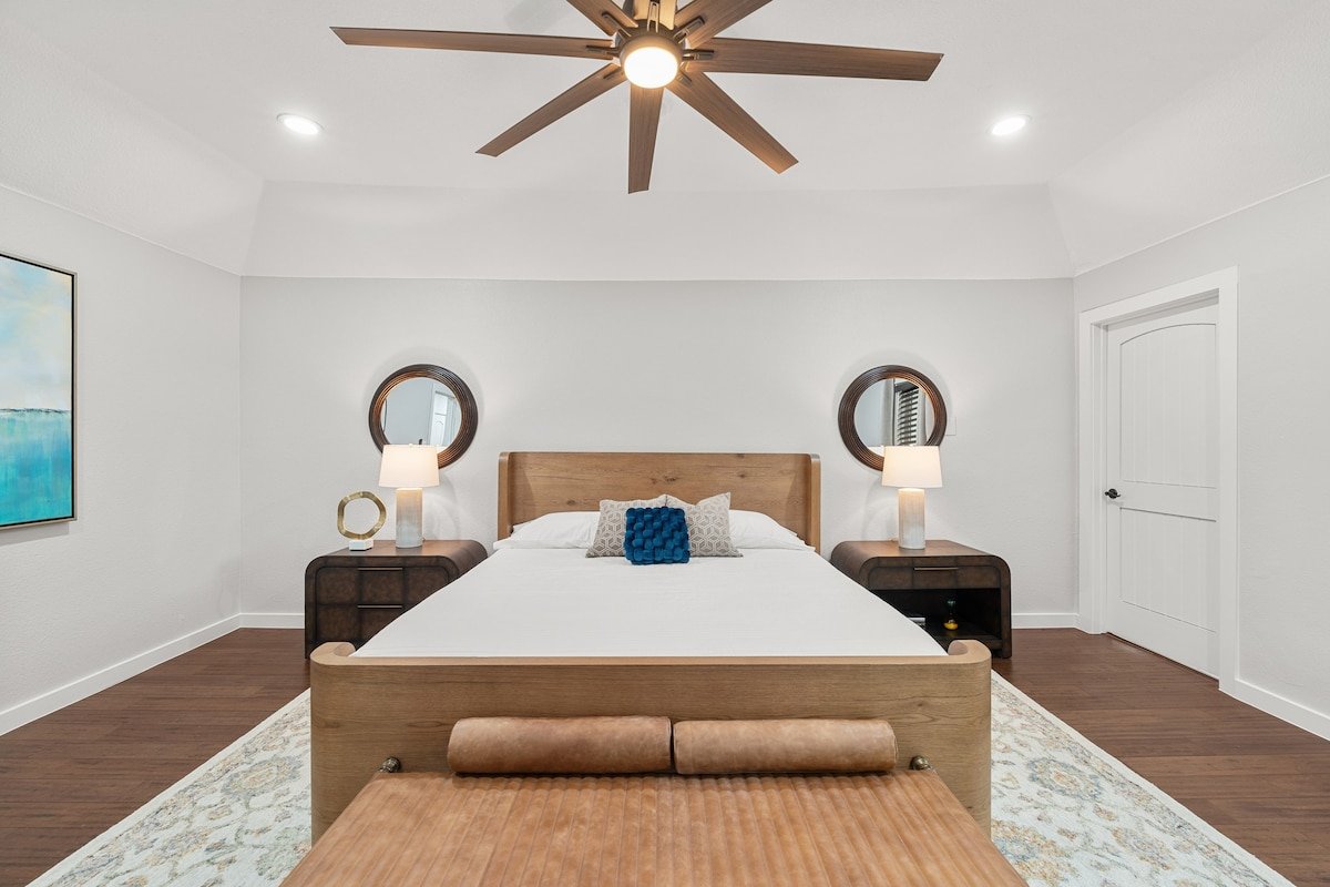 Preston Hollow Modern Rustic Home gallery image 4