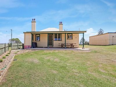 Yamba Lighthouse Cottage 2 – On the main Headland