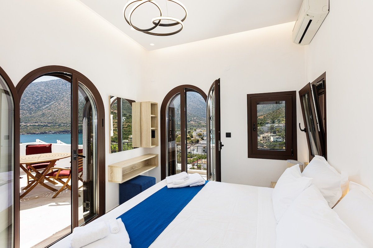 The White House of Bali, panoramic seaview villa gallery image 4