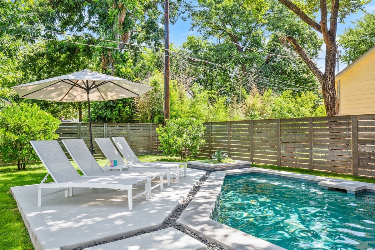 Luxury East Austin near Downtown w/ Heated POOL gallery image 2