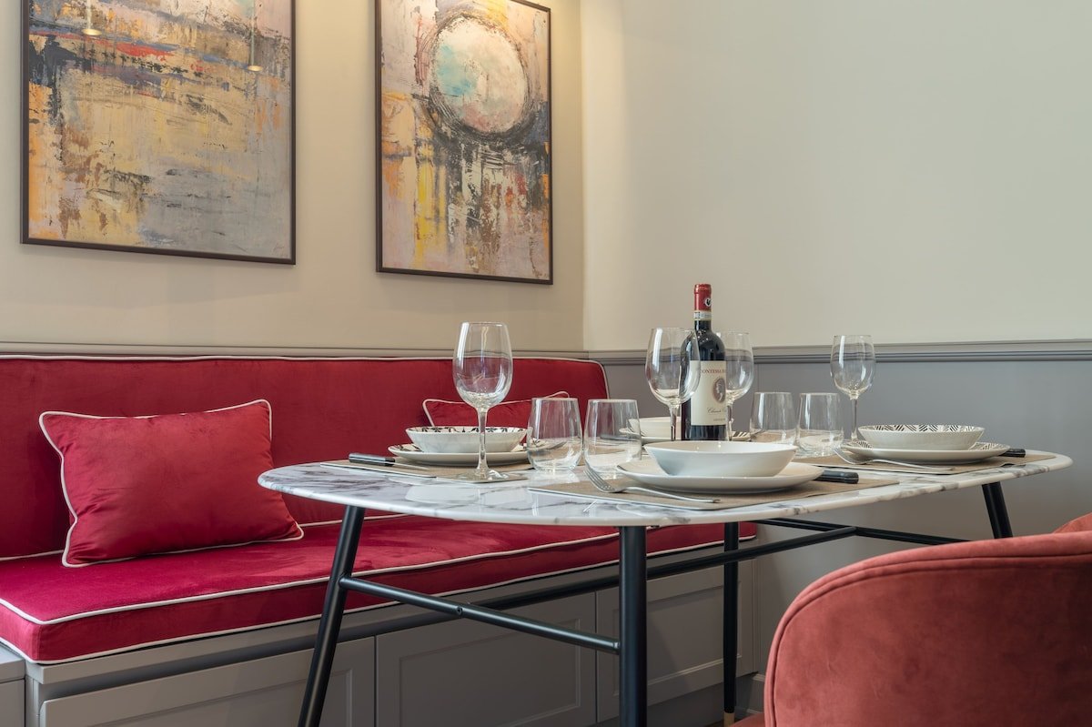 Design Florence Suite with large Terrace gallery image 5