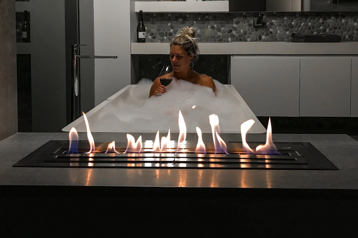 Absolute Beachfront Luxury Beach House gallery image 5