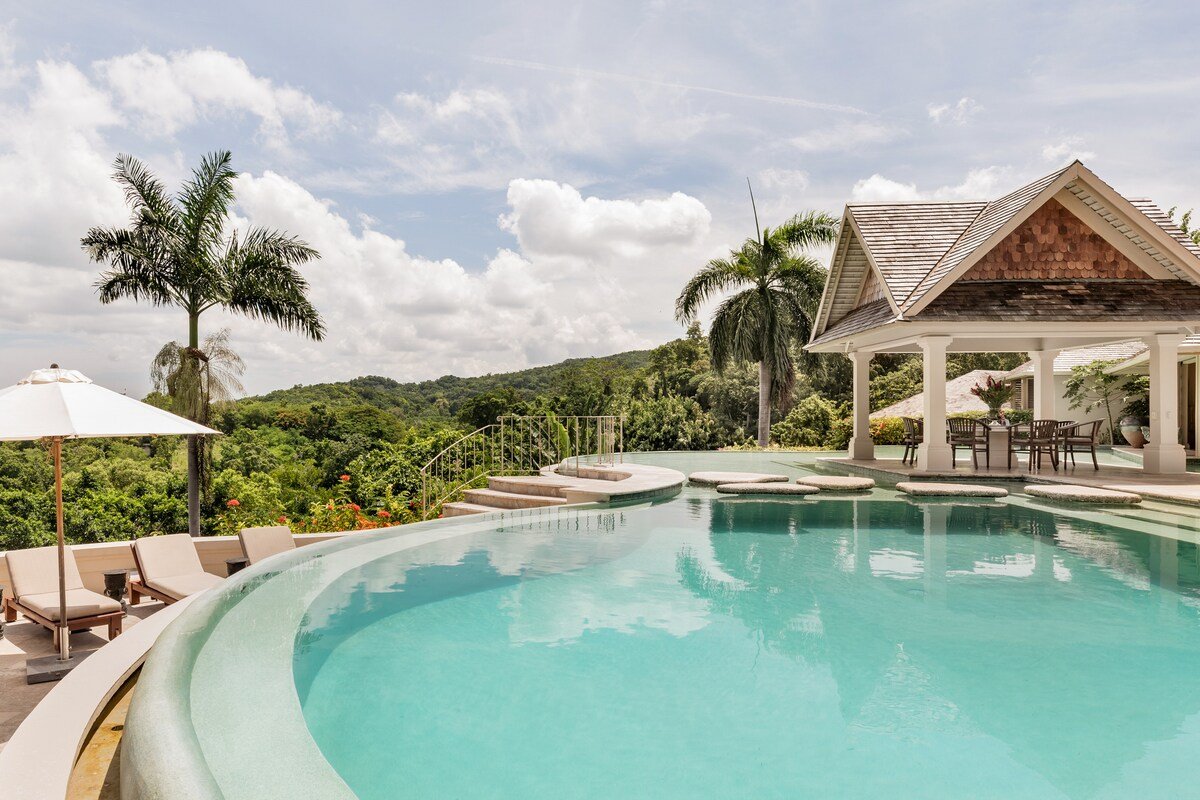 Silent Waters Villa – 9 Bedroom Estate – Two Pools gallery image 5