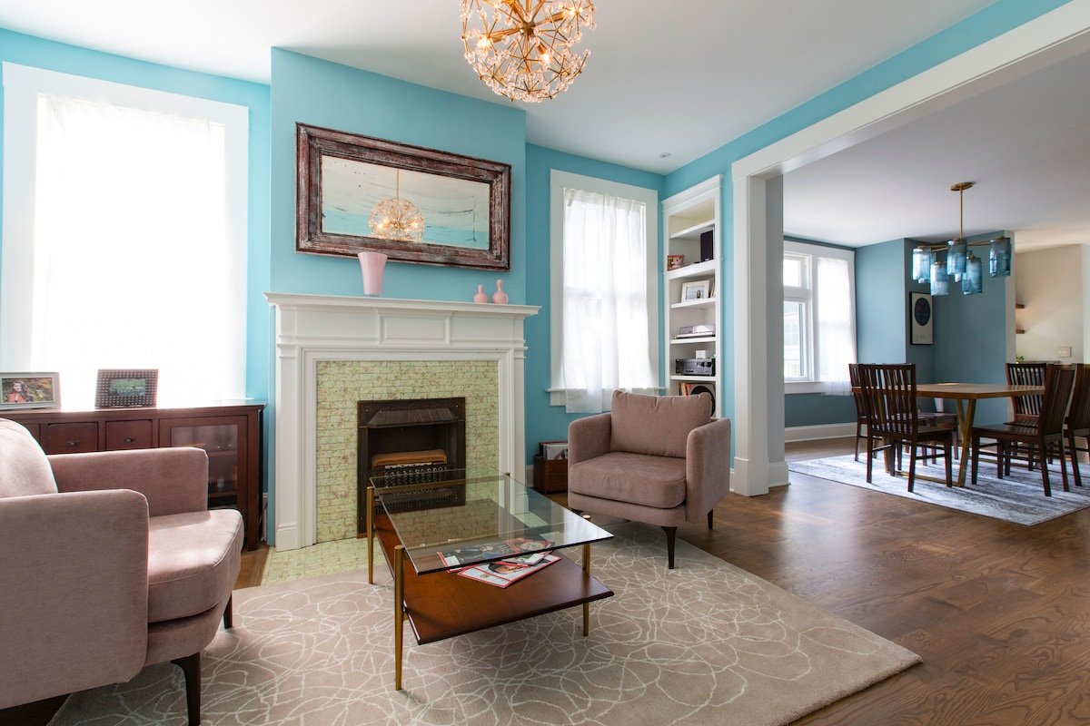 Glenmont Inn-Whole House! Outdoor oasis-Pool,Fire gallery image 5