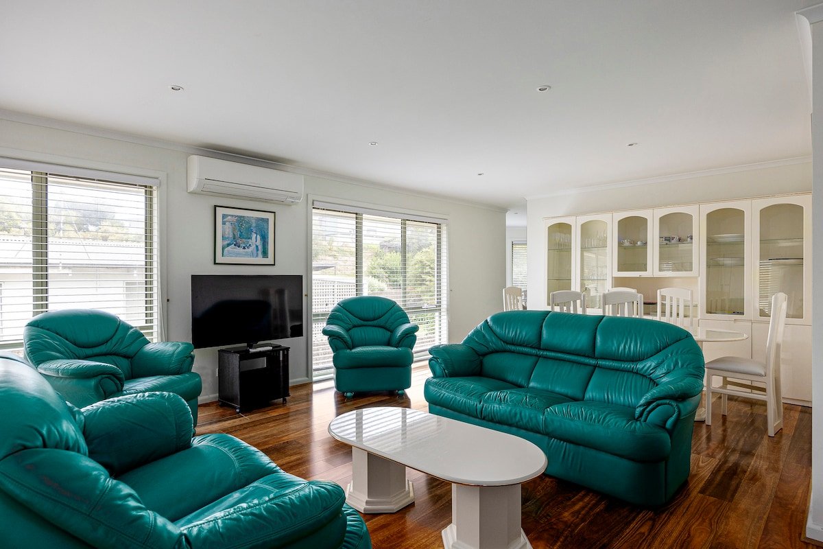 Sand and Foam gallery image 3