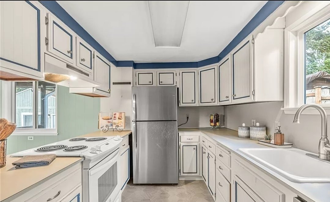 Private Space, Chill Hosts, Large Groups, & Dogs gallery image 4