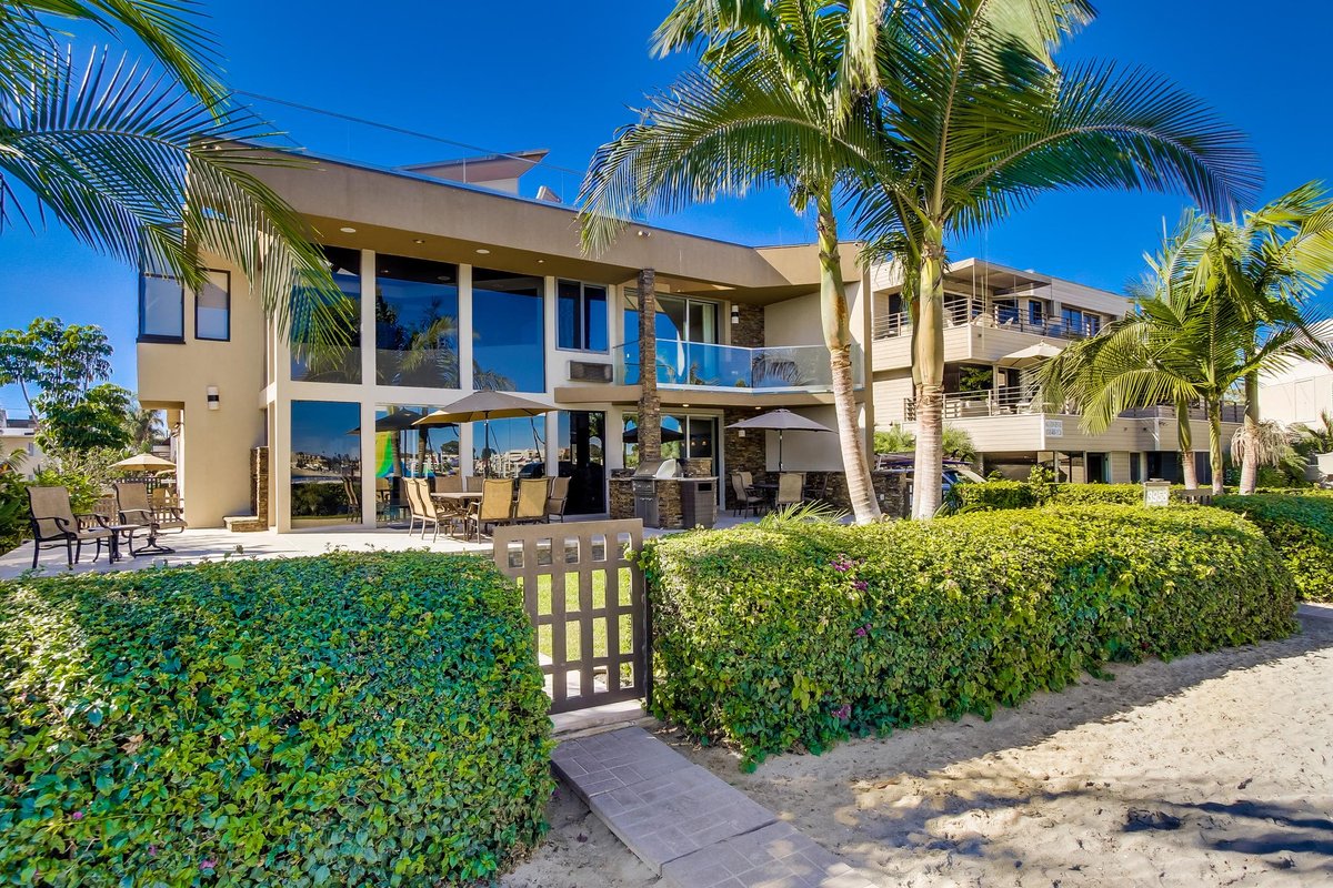 Villa on the Bay | 6BR MB Gem w/ Spacious Yard