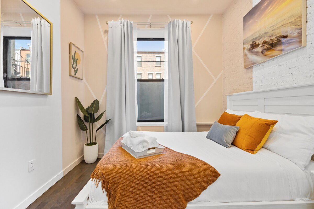 Duplex Close to Times Sq|Save on Long Stays gallery image 3