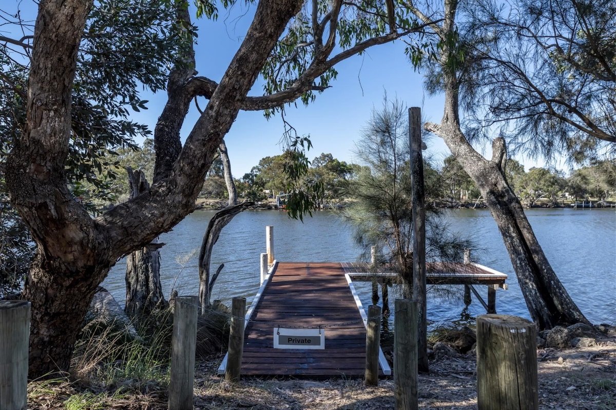 Absolute riverfront modern home, private jetty. gallery image 2