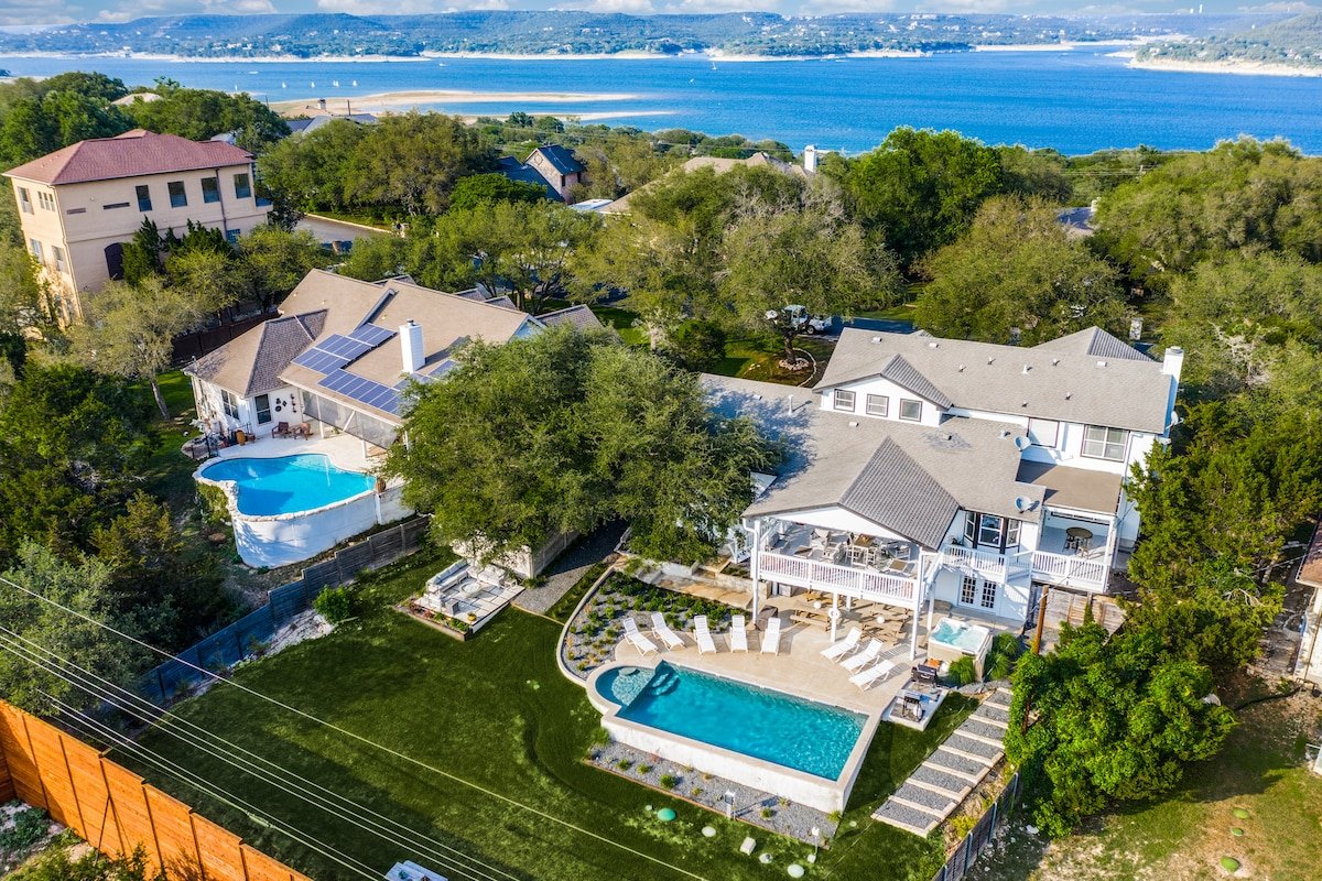 Great for Brides: Heated Pool & Pool, Lake Travis! gallery image 2