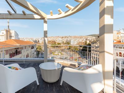 #Apollo: Luxe Aristotelous penthouse w/ city view