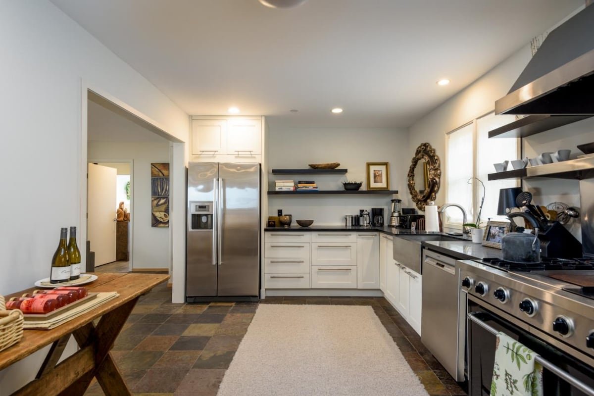 Wave House Coastal Retreat – Amazing Ocean Views gallery image 4