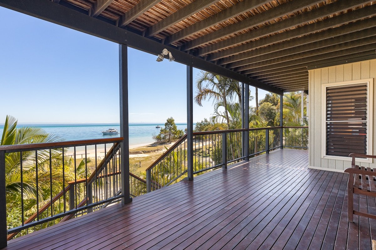 Spacious Beachfront Holiday Home – the Beachaus gallery image 3