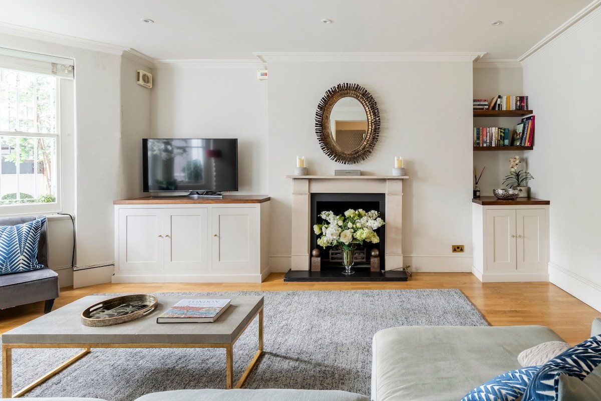Stylish, Spacious, Family Apt in Kensington gallery image 2