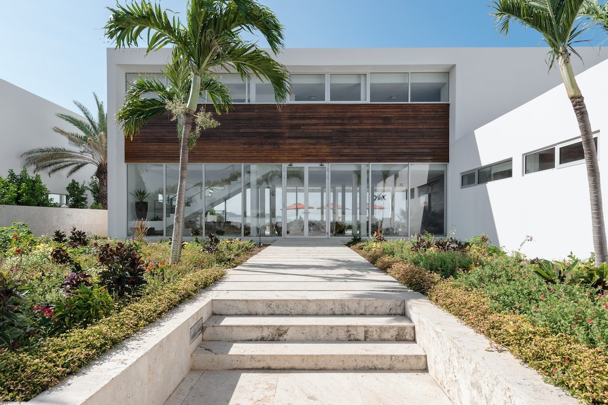 Champagne Shores gallery image 5