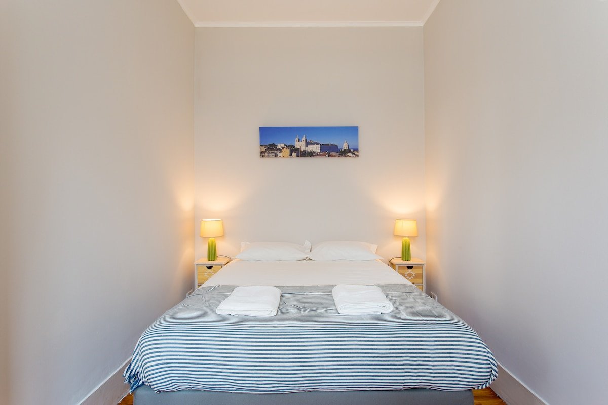 Lisbon Comfy Apartment III – Metro at the door gallery image 5