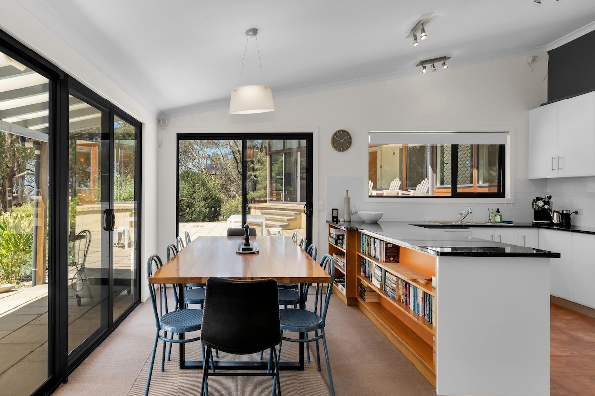 Escape to Bicheno near the bush, beach and golf gallery image 2