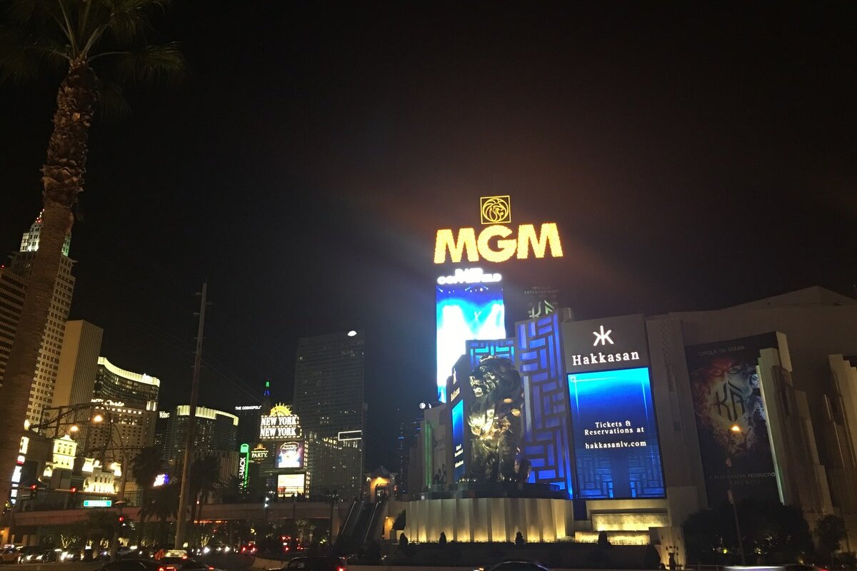 MGM Signature 2BR2BA PH strip View No Resort Fee gallery image 3