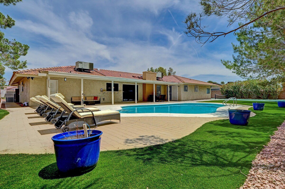 Elegance Escape: Mins to Strip, Stadium, Airport gallery image 4