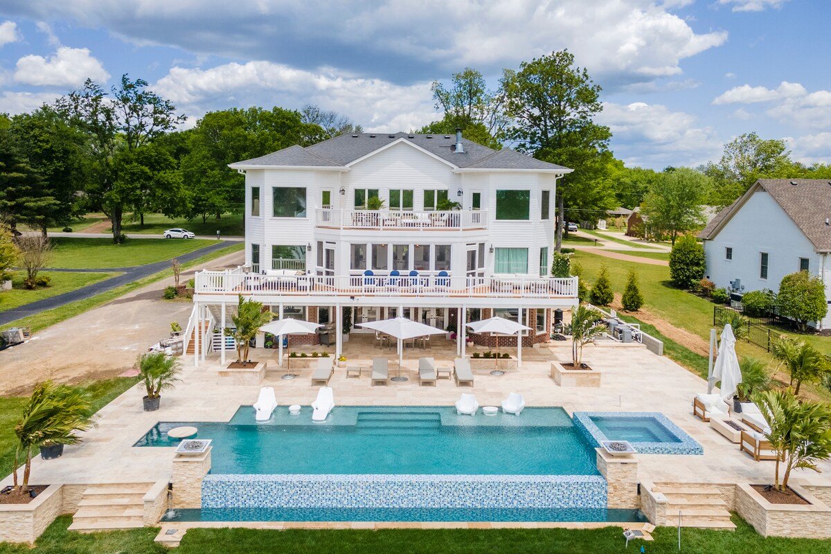 Above Nashville Lakeside Oasis I Lakefront | Pool&