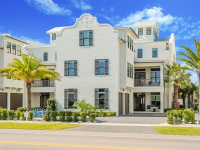 Casa Blanco|Easy Beach Access|Large Private Pool