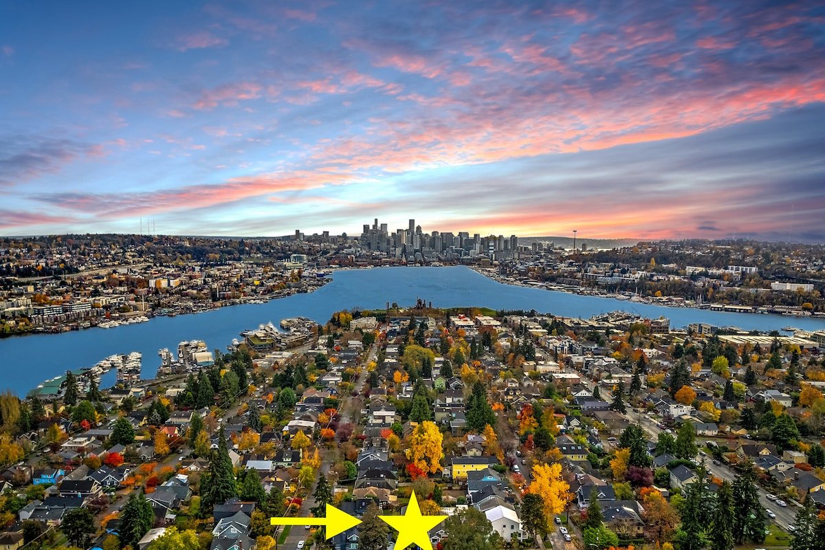 Lake View! ~ A/C ~ Amazing Location ~ Fam Frendly gallery image 3