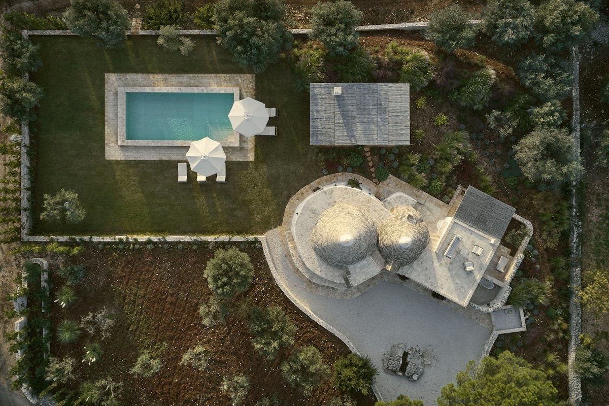 Stunning Trulli, Full AC, 10mx5m pool + gardens gallery image 2
